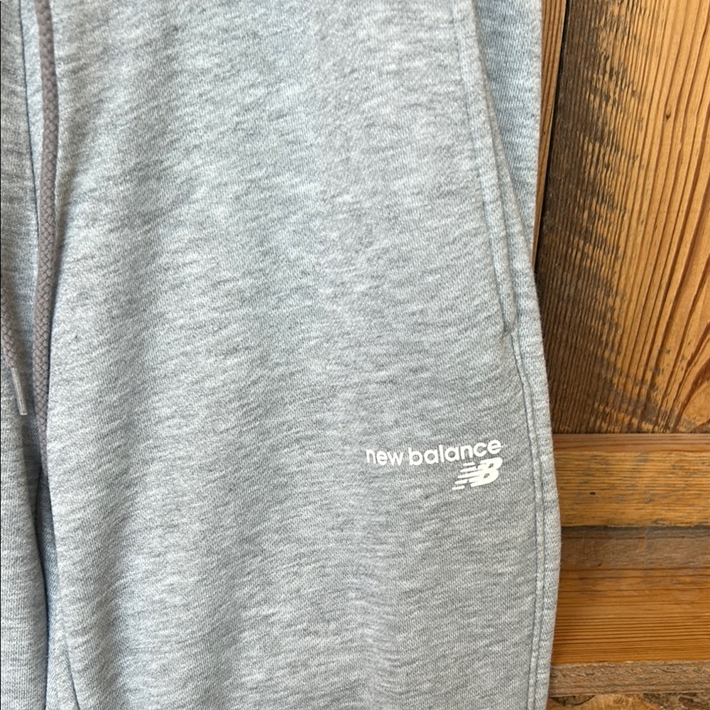 Women’s New Balance Gray Jogger Sweatpants NWOT - Picture 3 of 9